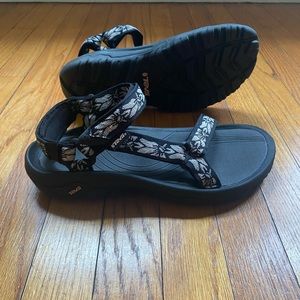 Teva Hurricane XLT sandal size 10